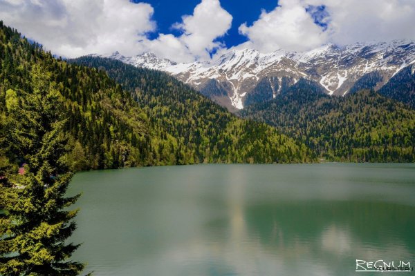 Озеро Рица Абхазия на рабочий стол