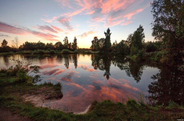 «Гляжу в озёра синие». Авторская выставка Емельянова