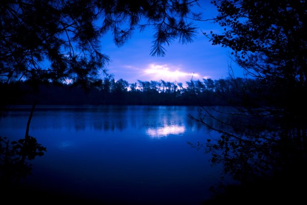 Ночное озеро