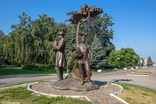 Памятник Древо жизни в Йошкар-Оле