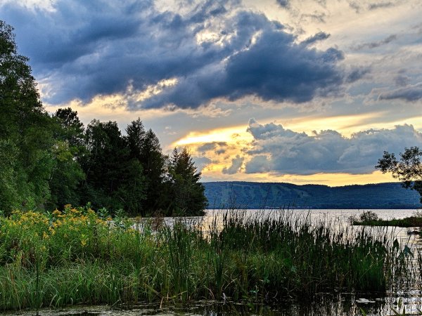 Озеро Хотомля