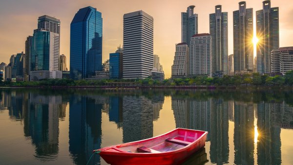 Город возле воды