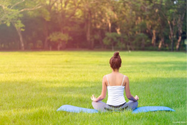 Йога в парке Эстетика