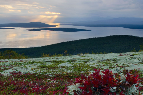 Озеро большая Имандра Мурманская область