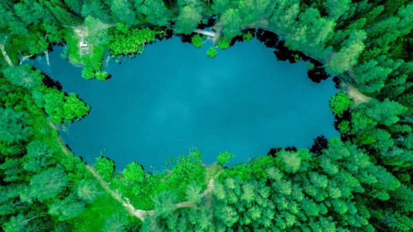 Черное озеро Полазна