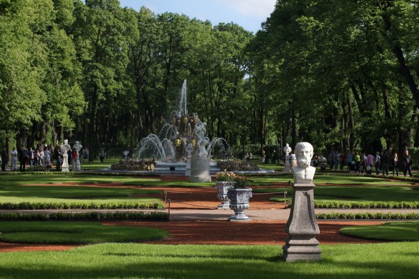 Парк летний сад в Санкт-Петербурге