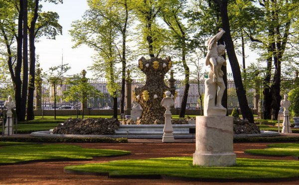Летний сад в Санкт-Петербурге