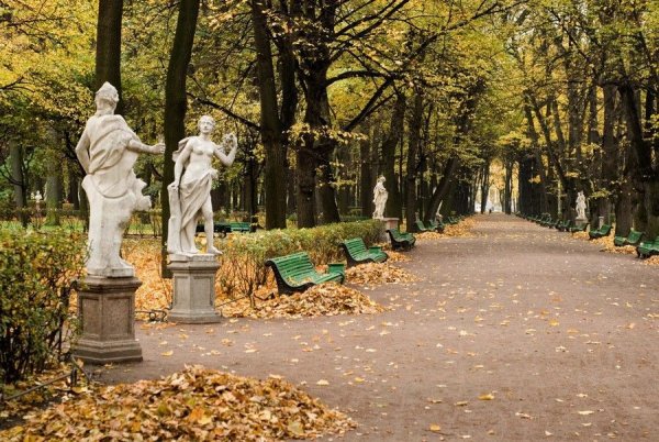 Летний сад в Санкт-Петербурге осень