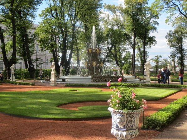 Летний сад Петра 1 в Санкт-Петербурге