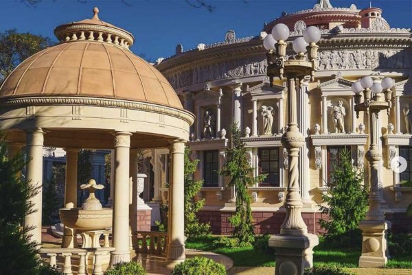 Старый парк Кабардинка театр