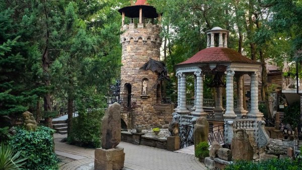 Культурный центр старый парк в Кабардинке