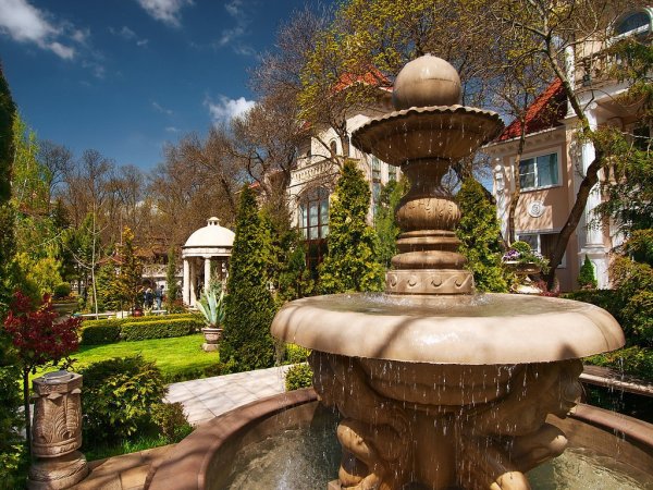 Геленджик старый парк в Кабардинке