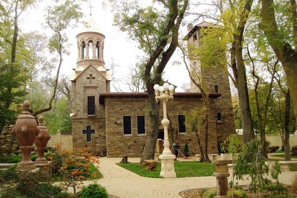 Геленджик старый парк в Кабардинке