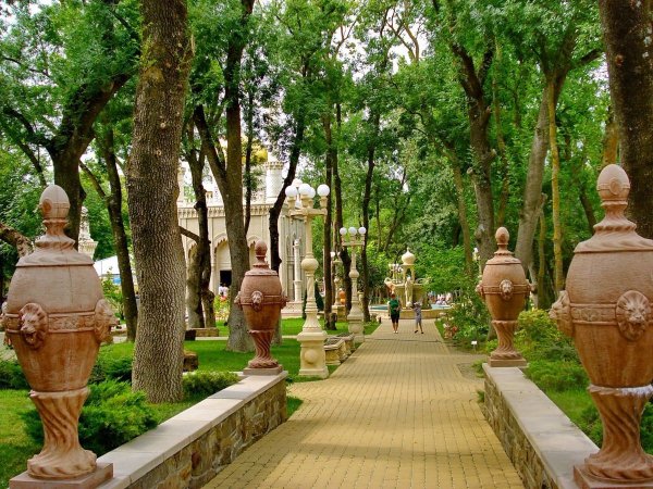 Культурный центр старый парк в Кабардинке