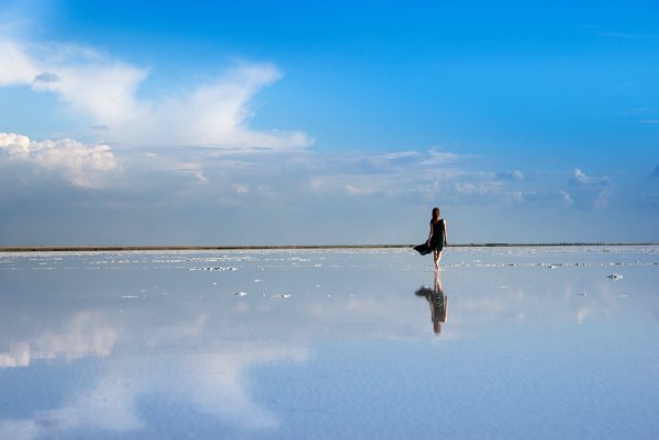 Розовое озеро Эльтон