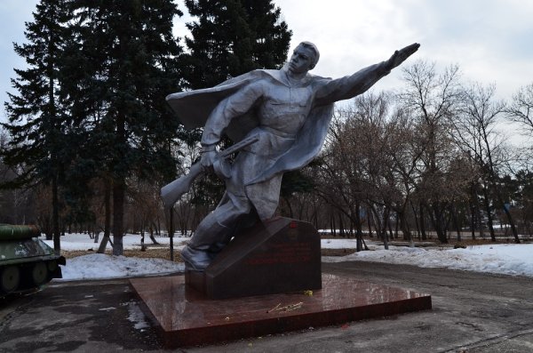 Памятник Александру Матросову в Ульяновске