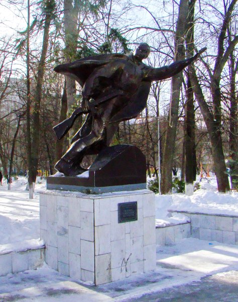 Памятник Матросову в Ульяновске