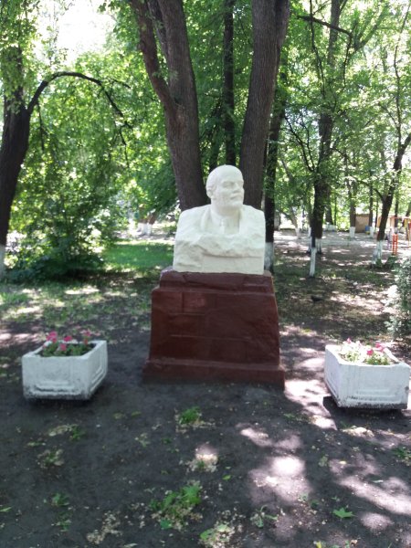 Памятник Матросова в Ульяновске