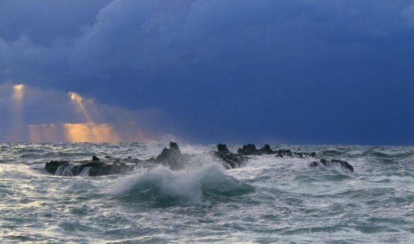 Шторм на черном море