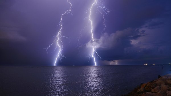 Гроза над морем