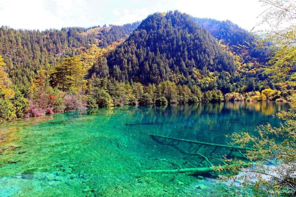 Национальный парк Цзючжайгоу («Долина девяти деревень»)