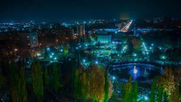 Парк Первомайский Уфа ночью