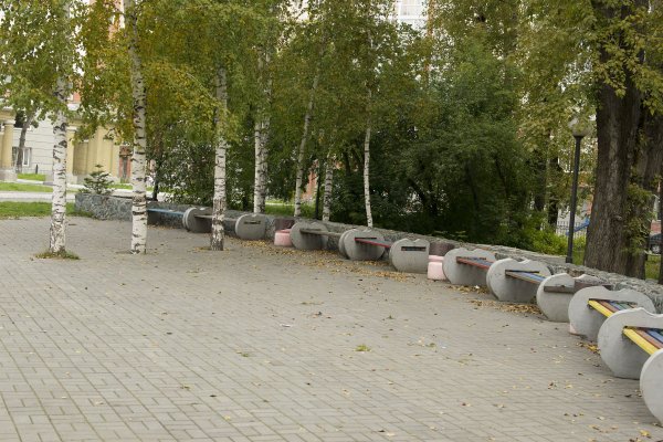 Первомайский парк лавочки