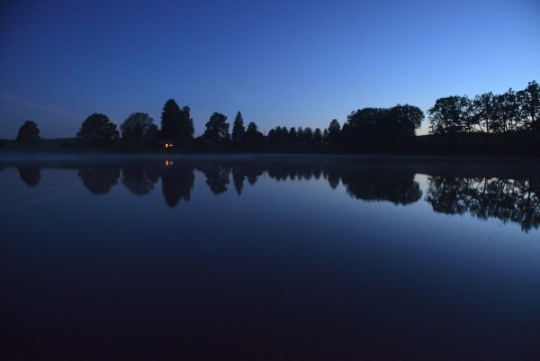 Озеро вечером