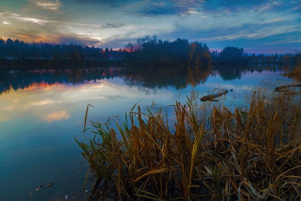 Озеро вечером