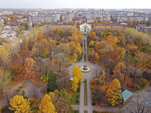 Комсомольский парк Череповец осенью