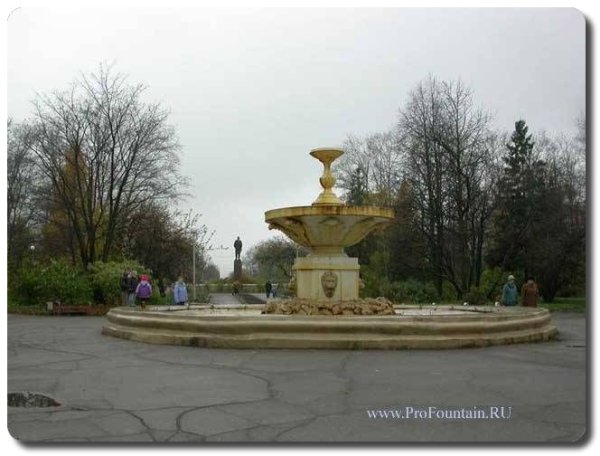 Комсомольский парк фонтан