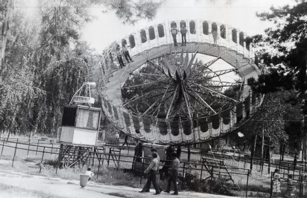 Старый город Тольятти парк аттракционов