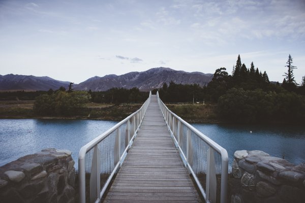 Мост озеро горы