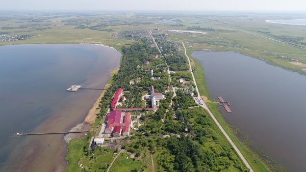 Курортный поселок озеро Карачи