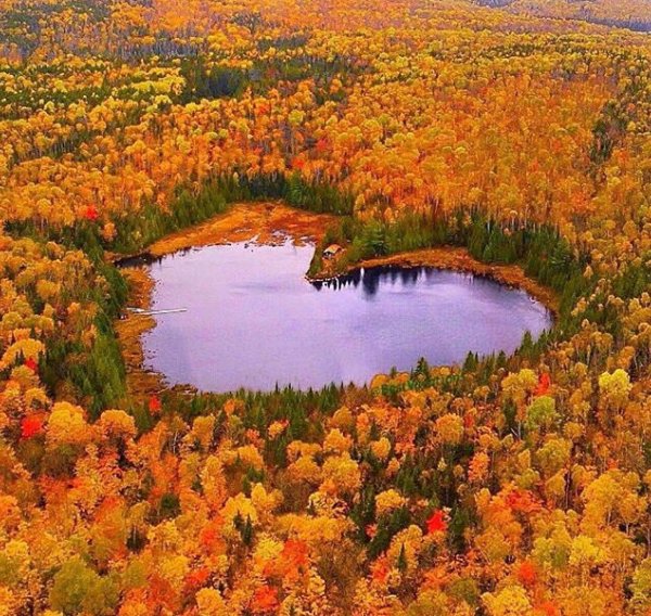 Озеро сердце Онтарио Канада
