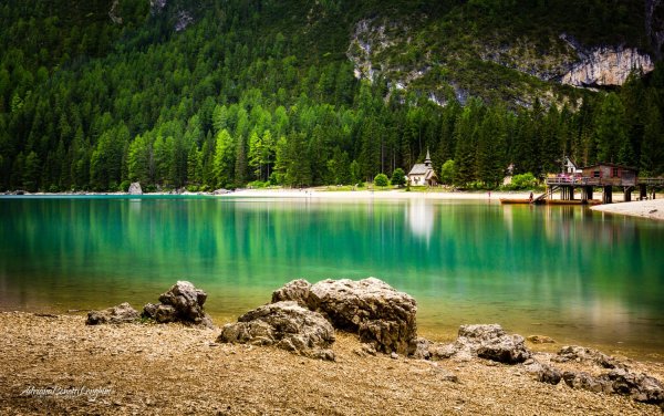 Изумрудное озеро Брайес