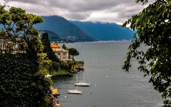 Горы у озера Комо Италия