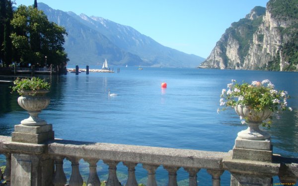 Озеро Гарда горы