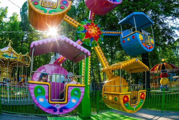 Детский парк аттракционов