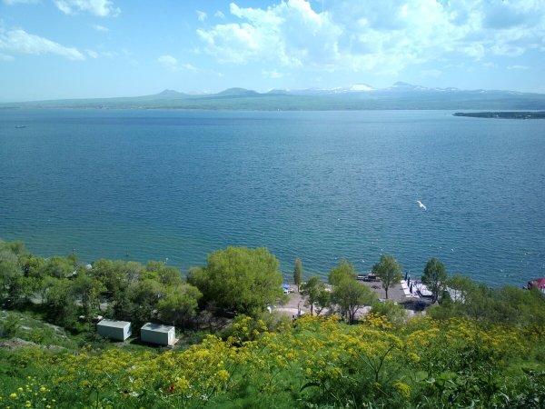 Ереван озеро Севан пляж