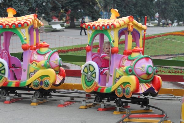 Малаховский парк аттракцион паровозик