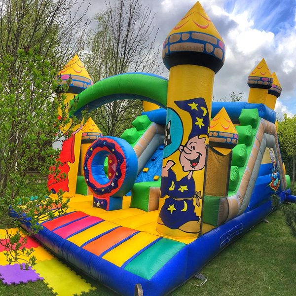 Надувные аттракционы для детей