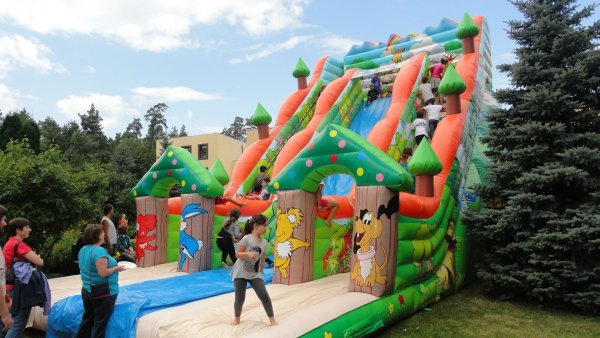 Детские аттракционы батут