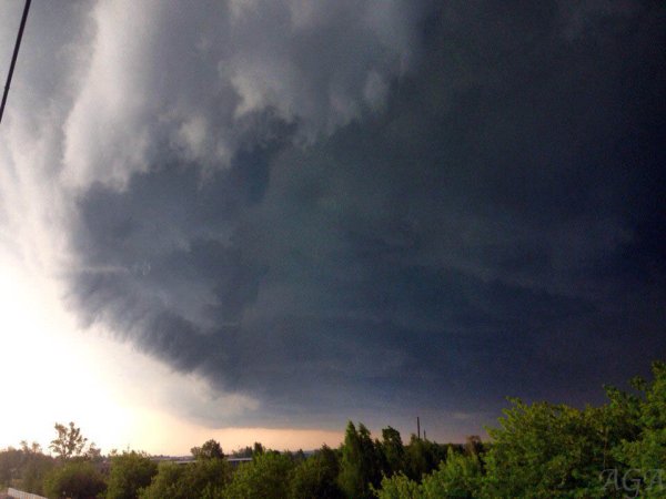 Шквалистый ветер и гроза