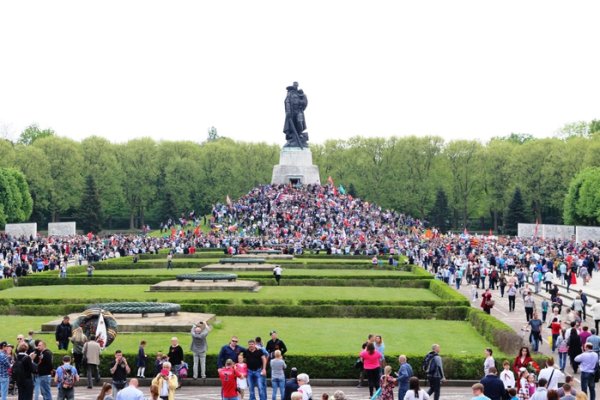 Ансамбль в Трептов-парке в Берлине