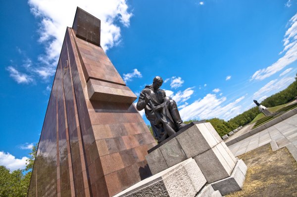 Мемориальный комплекс Трептов- парк в Берлине