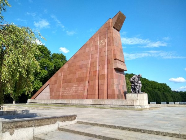 Трептов парк в Берлине