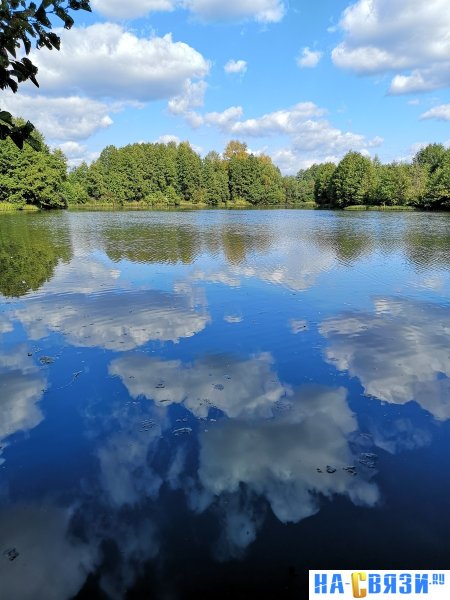 Отражение облаков в воде