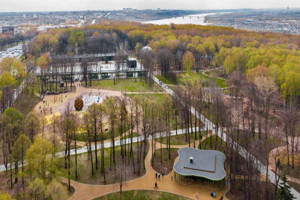 Главная площадь парка Швейцария
