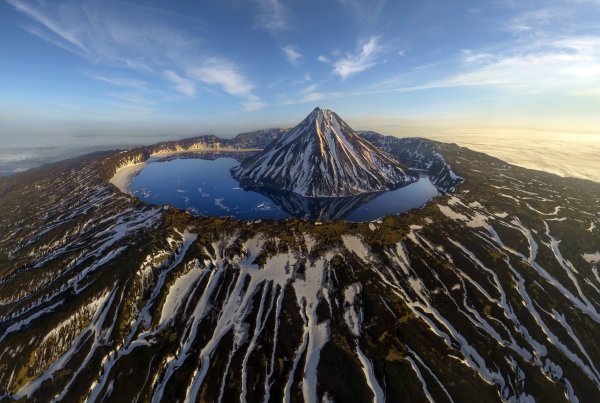 Вулкан Креницына, Курильские острова